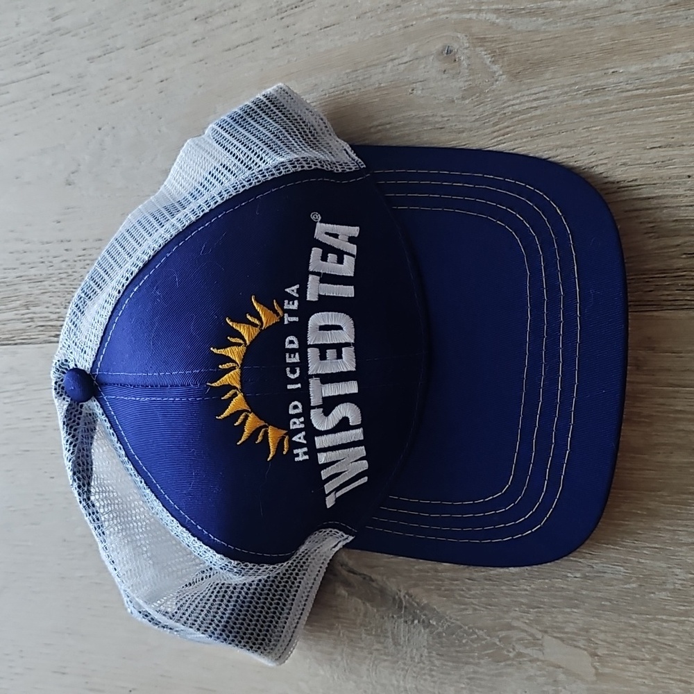 NWOT Twisted Tea Hard Ice Tea Hat